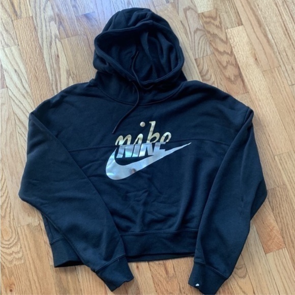 Nike Tops - Nike Hoodie